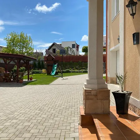 Butterfly 3* Nová Lesná